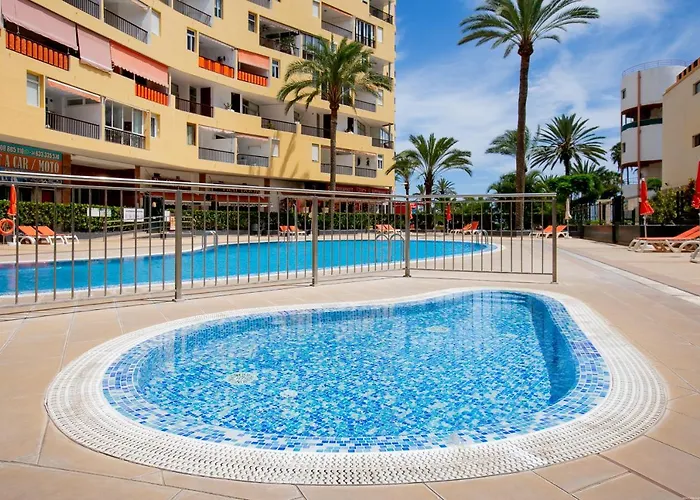 Carmen Sunrise, Cristianos