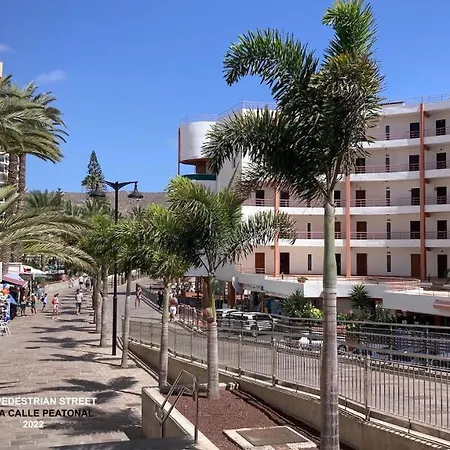 Carmen Sunrise, Cristianos *