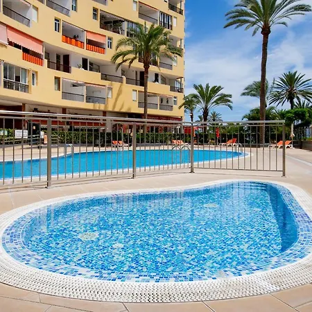 Carmen Sunrise, Cristianos